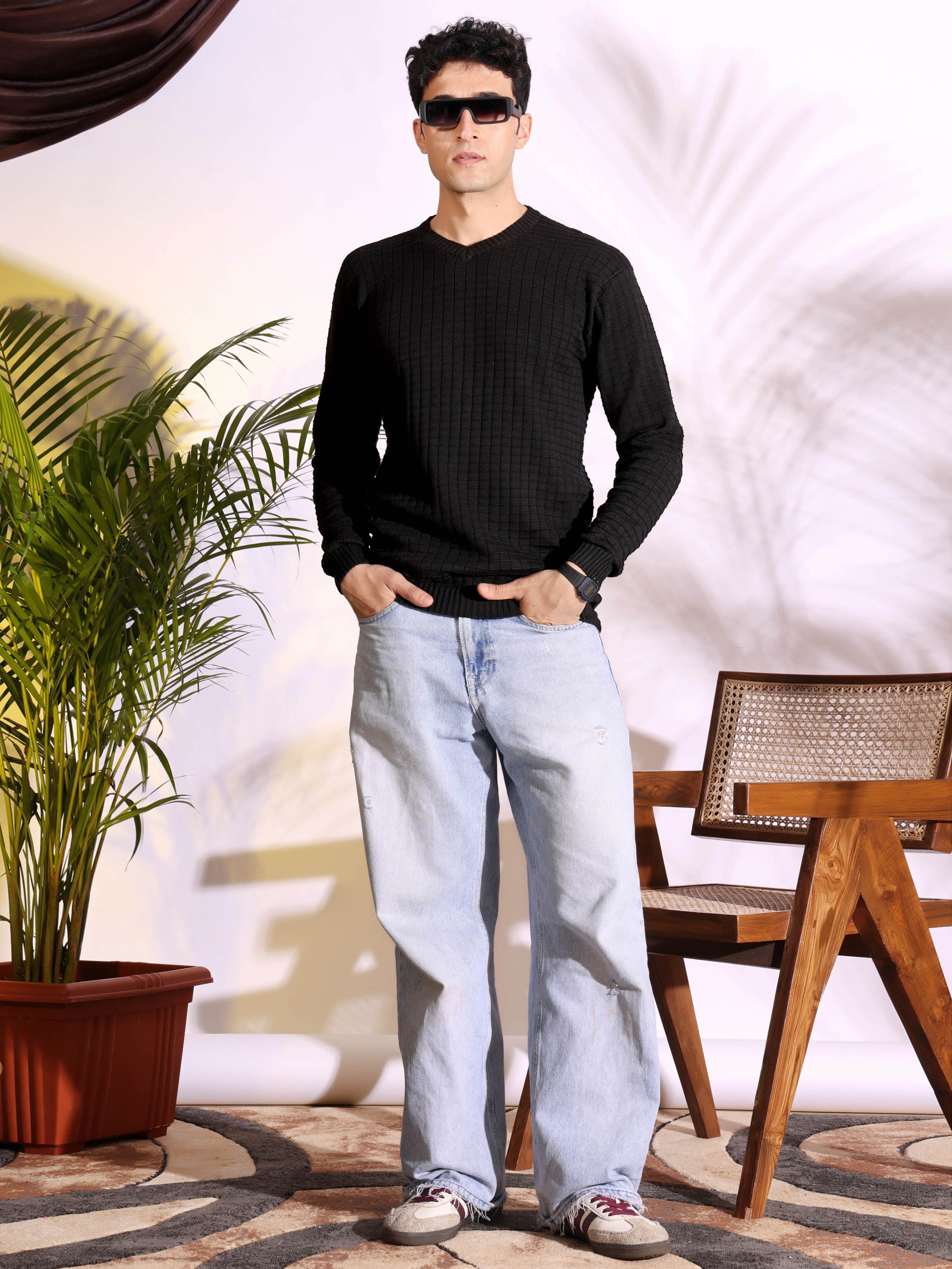 V-neck Black Pure Cotton Textured Men's Knitted T-Shirt