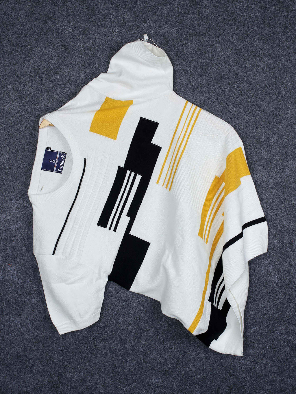 Attractive Blush White Self Pattern Knitted T-Shirt