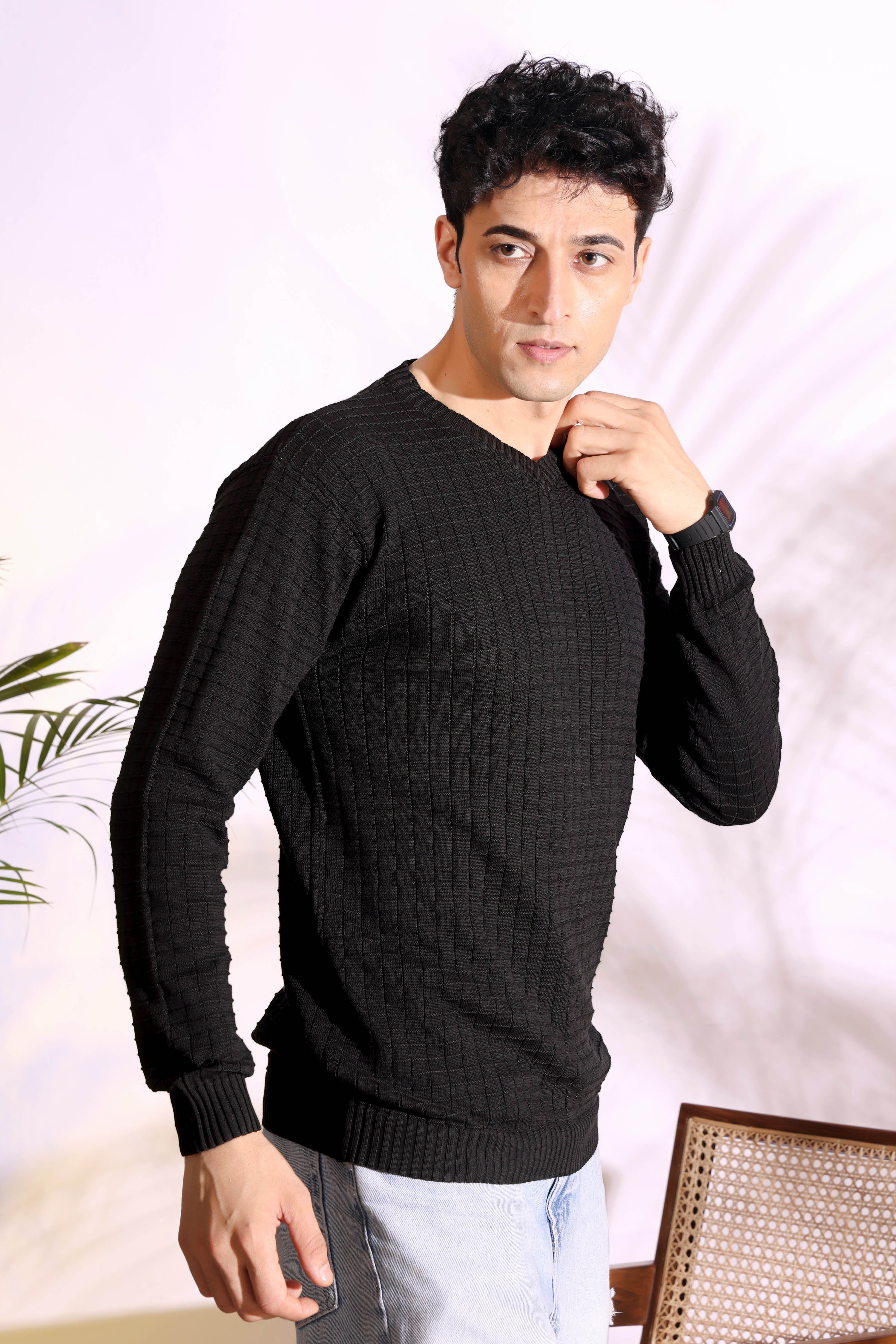 V-neck Black Pure Cotton Textured Men's Knitted T-Shirt